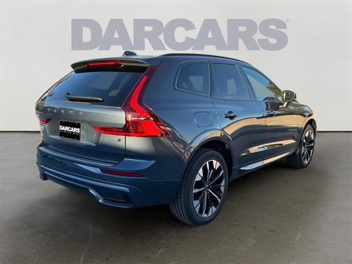 2026 Volvo XC60 B5 Plus