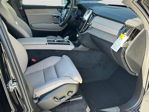 2026 Volvo XC90 B6 Ultra 6-Seater