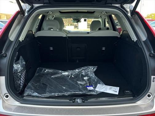 2025 Volvo XC60 Plug-In Hybrid T8 Ultra