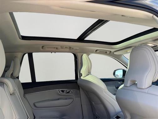 2026 Volvo XC90 B6 Ultra Dark Theme 7-Seater