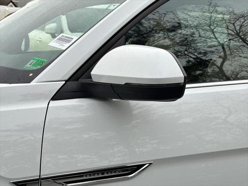 2024 Volkswagen Atlas Cross Sport 2.0T SE