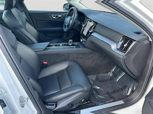 2025 Volvo S60 B5 Core