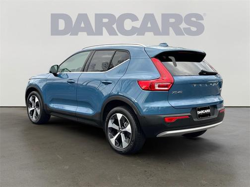 2025 Volvo XC40 B5 Plus Bright Theme