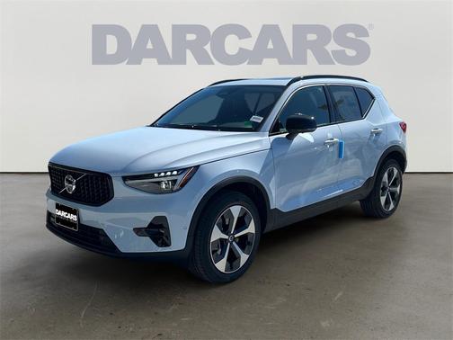 2026 Volvo XC40 B5 Plus