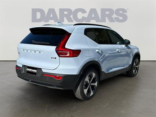 2026 Volvo XC40 B5 Plus