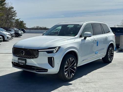 2025 Volvo XC90 B6 Plus 7-Seater
