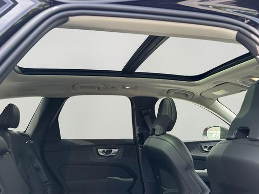 Onyx Black Metallic 2026 Volvo XC60 Plug-In Hybrid Ultra, T8 AWD Electric/Gasoline, Dark