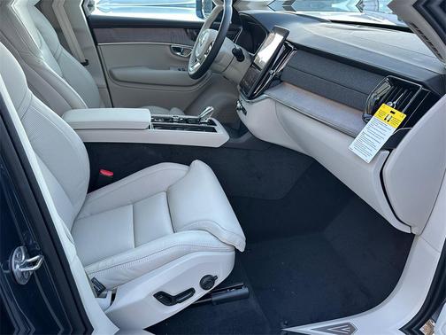 2026 Volvo XC90 B6 Ultra 7-Seater