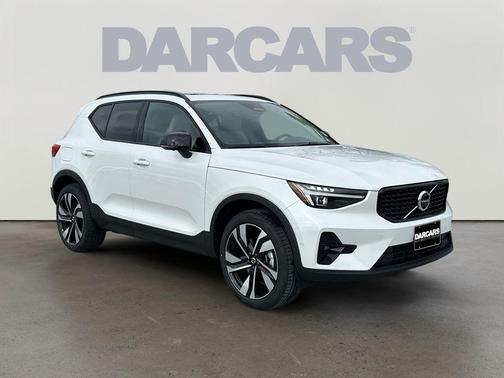 2026 Volvo XC40 Ultra, B5 AWD Gas (mild hybrid), Dark