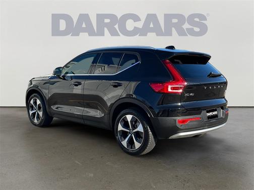 2025 Volvo XC40 B5 Core Bright Theme