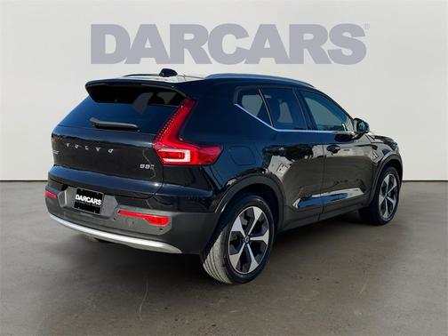 2025 Volvo XC40 B5 Core Bright Theme
