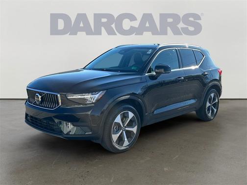 2025 Volvo XC40 B5 Core Bright Theme