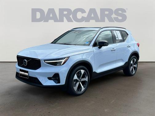 Cloud Blue 2025 Volvo XC40 B5 Plus Dark Theme