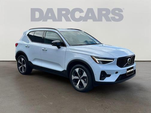 Cloud Blue 2025 Volvo XC40 B5 Plus Dark Theme