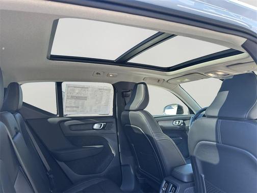 2026 Volvo XC40 B5 Plus
