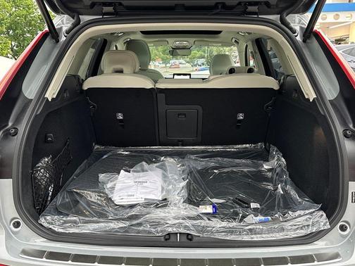 2026 Volvo XC60 B5 Ultra