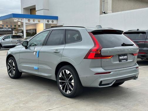 2026 Volvo XC60 B5 Ultra