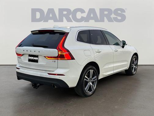 2020 Volvo XC60 T5 Momentum