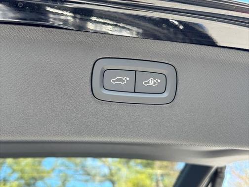 2025 Volvo XC90 B5 Plus 7-Seater