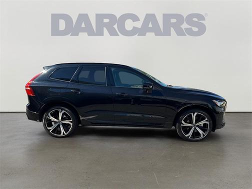 2025 Volvo XC60 B5 Ultra