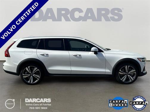 2024 Volvo V60 Cross Country B5 Plus