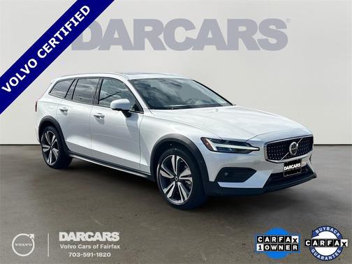 2024 Volvo V60 Cross Country B5 Plus