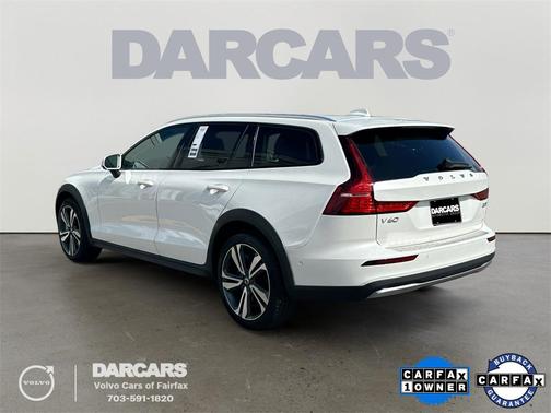 2024 Volvo V60 Cross Country B5 Plus