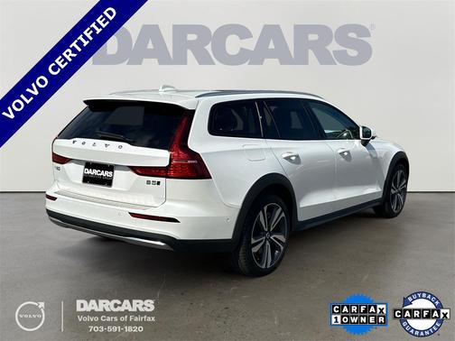 2024 Volvo V60 Cross Country B5 Plus