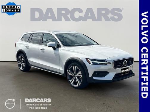 2024 Volvo V60 Cross Country B5 Plus