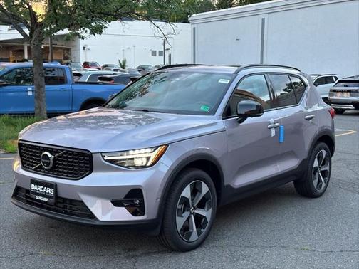 2026 Volvo XC40 B5 Plus