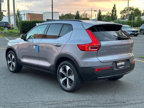 2026 Volvo XC40 B5 Plus