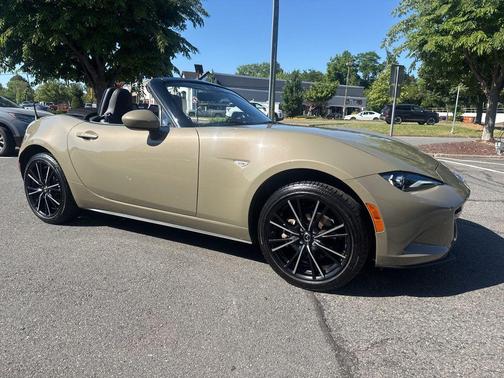Zircon Sand Metallic 2024 Mazda MX-5 Miata Grand Touring