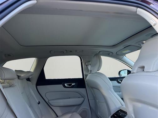 2026 Volvo XC60 B5 Ultra