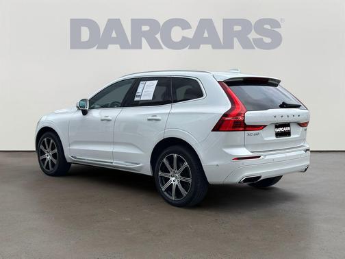 Crystal White Metallic 2021 Volvo XC60 T5 Inscription