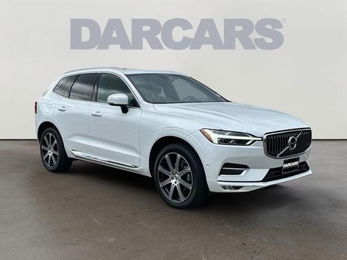 Crystal White Metallic 2021 Volvo XC60 T5 Inscription