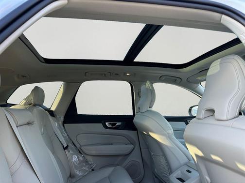 2026 Volvo XC60 Plug-In Hybrid T8 Ultra