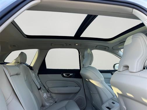 2026 Volvo XC60 Plug-In Hybrid T8 Ultra