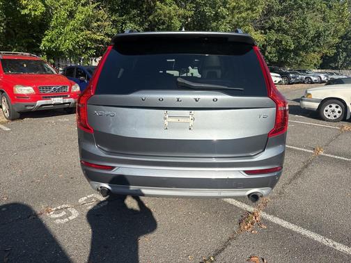 2018 Volvo XC90 T5 Momentum