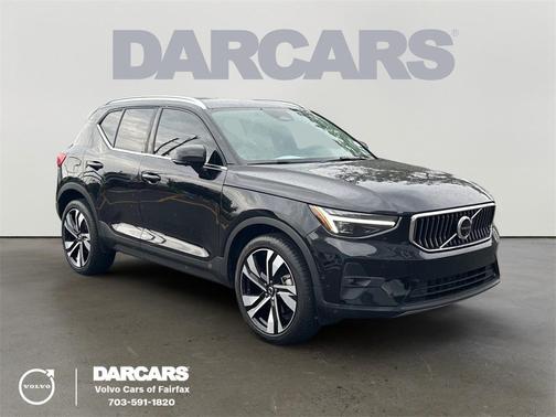 2024 Volvo XC40 B5 Plus Bright Theme