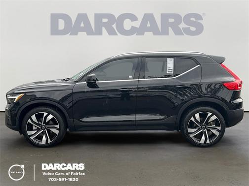 2024 Volvo XC40 B5 Plus Bright Theme