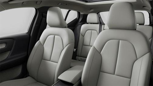 2024 Volvo XC40 B5 Plus Bright Theme