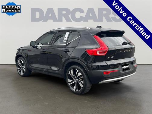 2024 Volvo XC40 B5 Plus Bright Theme