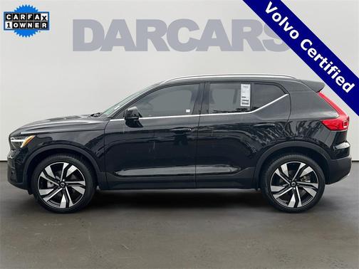 2024 Volvo XC40 B5 Plus Bright Theme