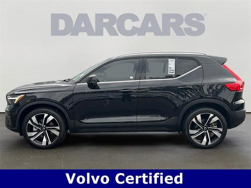 2024 Volvo XC40 B5 Plus Bright Theme