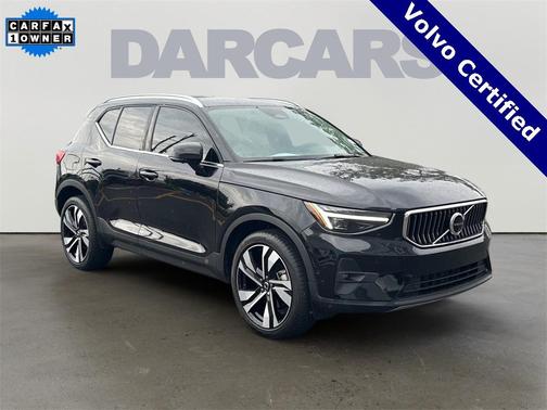 2024 Volvo XC40 B5 Plus Bright Theme