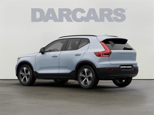 2026 Volvo XC40 Plus, B5 AWD Gas (mild hybrid), Dark