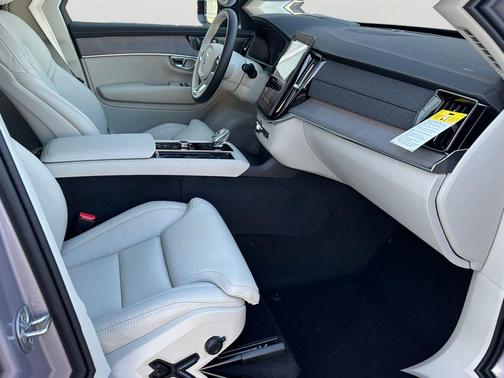 2026 Volvo XC90 Ultra Dark Theme, B6 AWD Gas (mild hybrid), Gasoline, 7 Seats