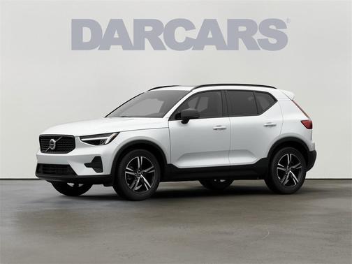 2026 Volvo XC40 Core, B5 AWD Gas (mild hybrid), Dark