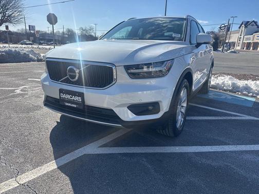 2021 Volvo XC40 T5 Momentum