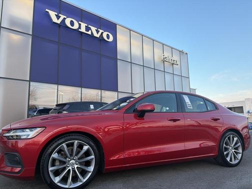 2020 Volvo S60 T5 Momentum